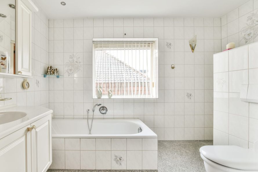 The Importance of Natural Light and Ventilation in a bathroom